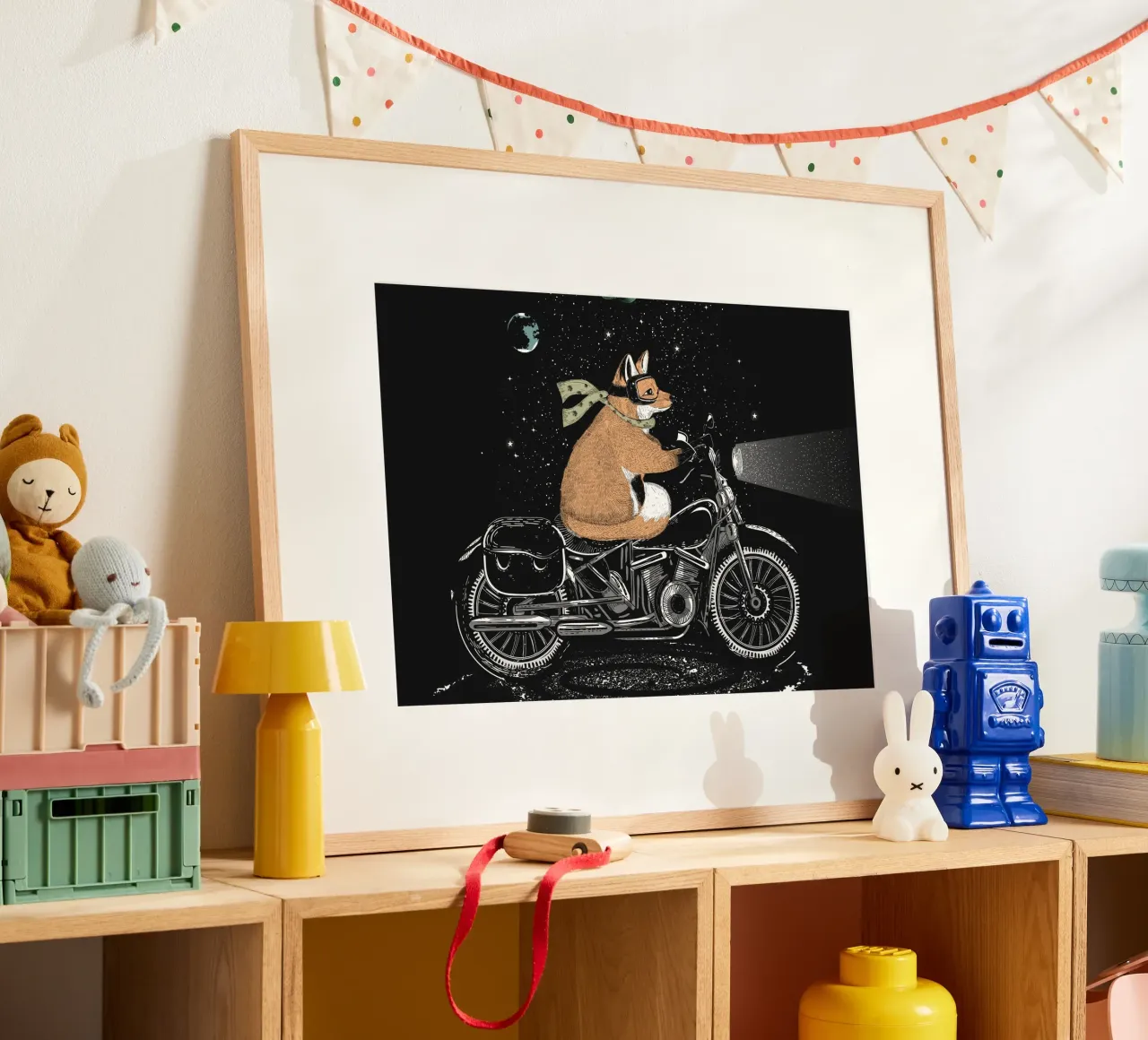 Abenteuerlicher Fuchs auf Motorrad – nächtliche Reise Poster von NA/MO