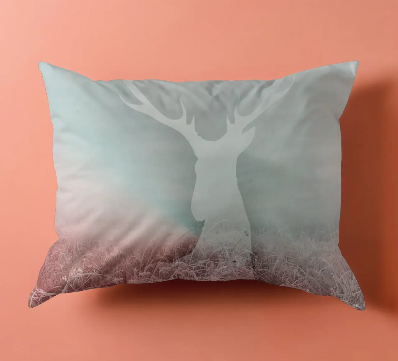 Cervi fantasma in un paesaggio invernale - Natura mistica cuscino da NA/MO