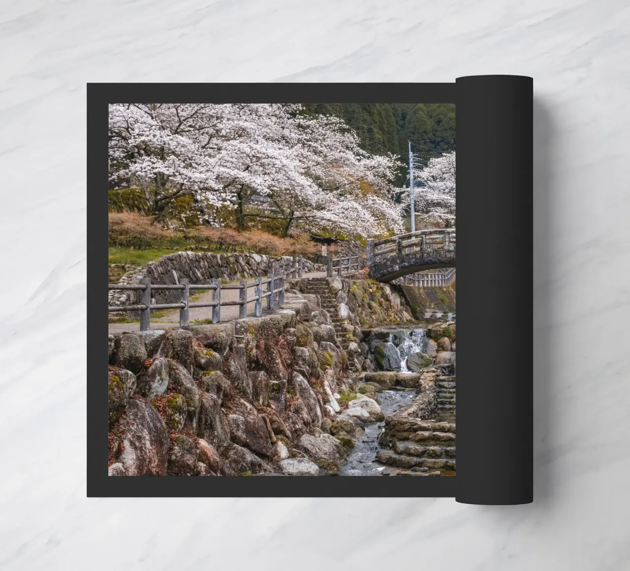 Cascate di ciliegi in fiore - Kyushu, Giappone zerbino da Marcel Bisig