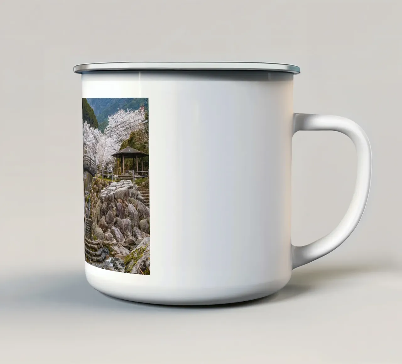 Cascate di ciliegi in fiore - Kyushu, Giappone tazza in smalto da Marcel Bisig