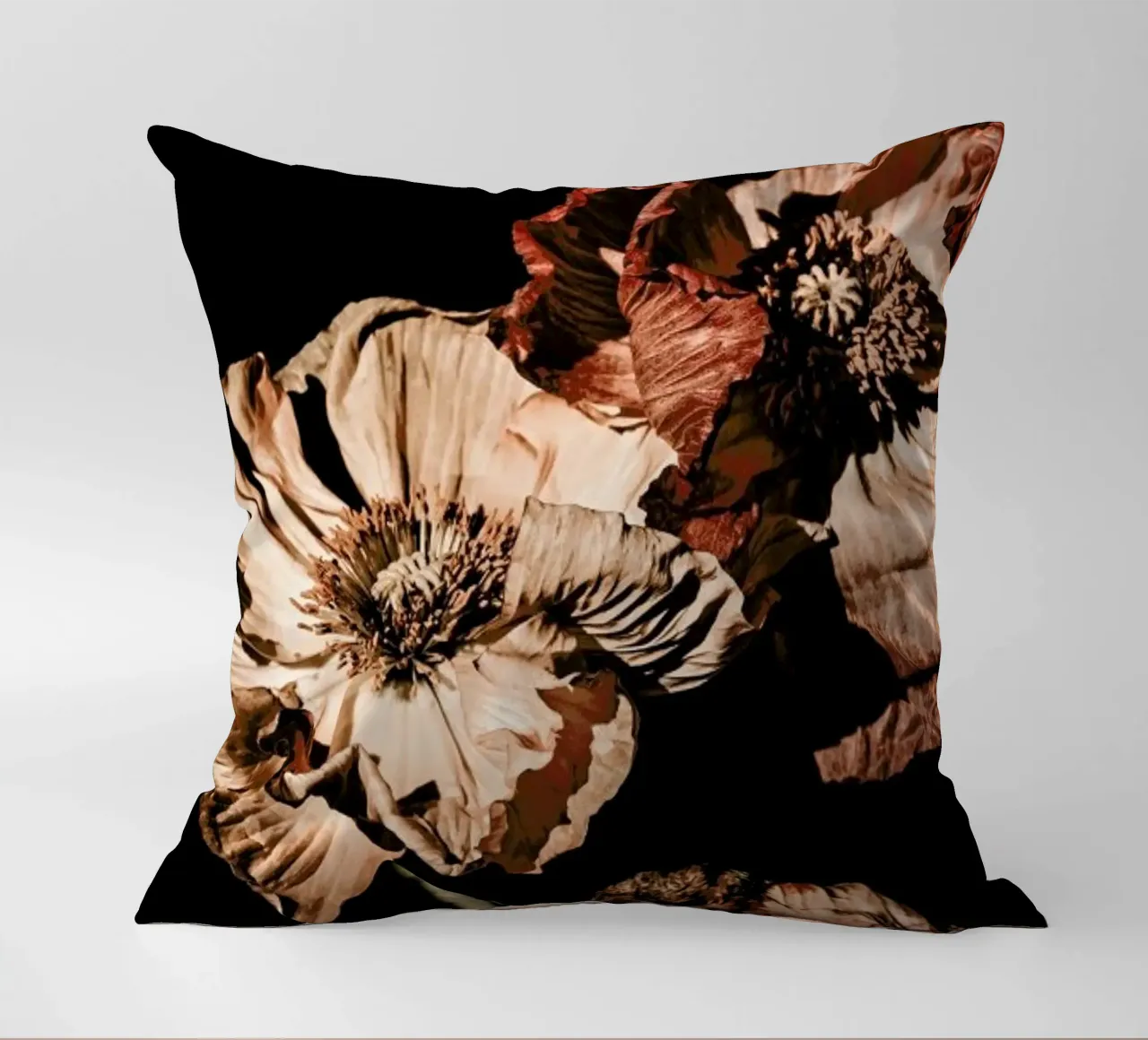Fiori scuri d'annata Papaver Orientalis cuscino da Monika Strigel
