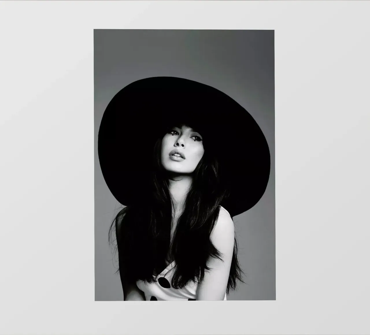 Bella pellicola backlit da Runway Collective