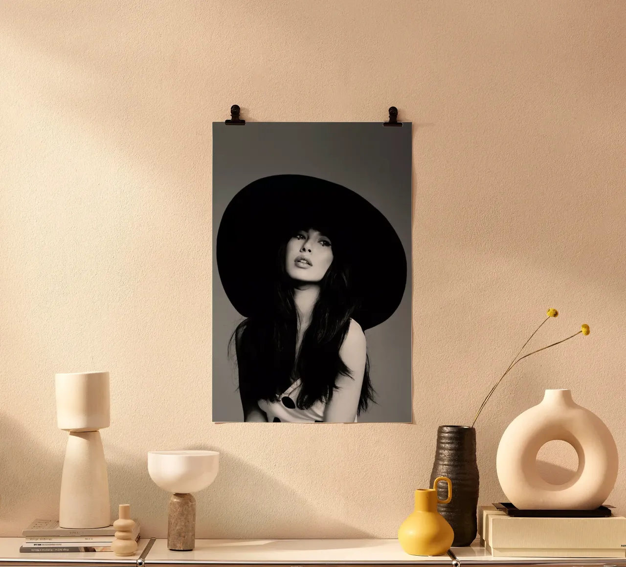 Bella poster da Runway Collective