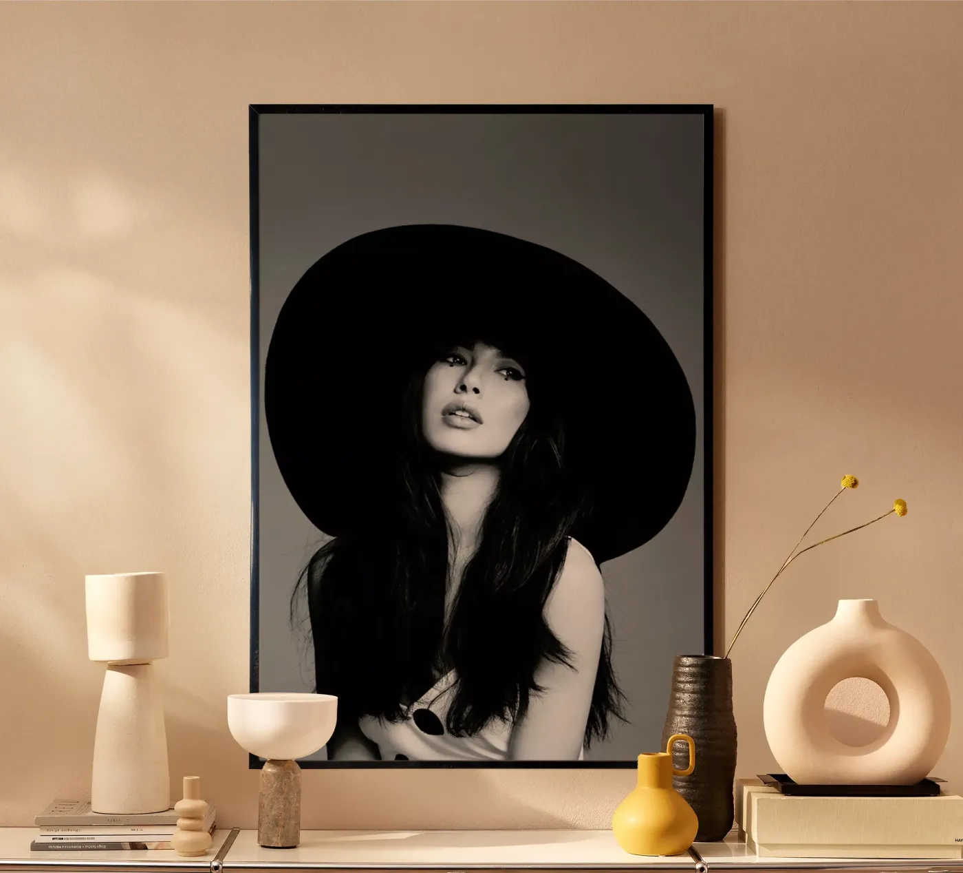 Bella poster de Runway Collective