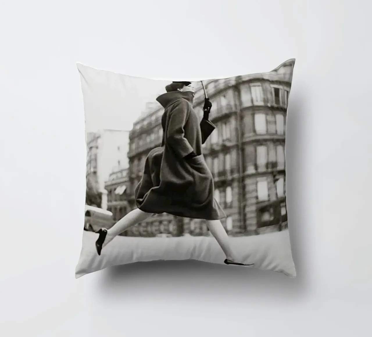 Camminare nell'aria cuscino da Piere art Shops