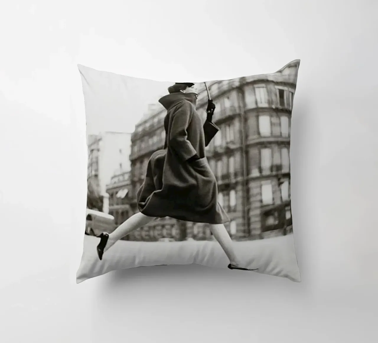 Camminare nell'aria cuscino da Piere art Shops