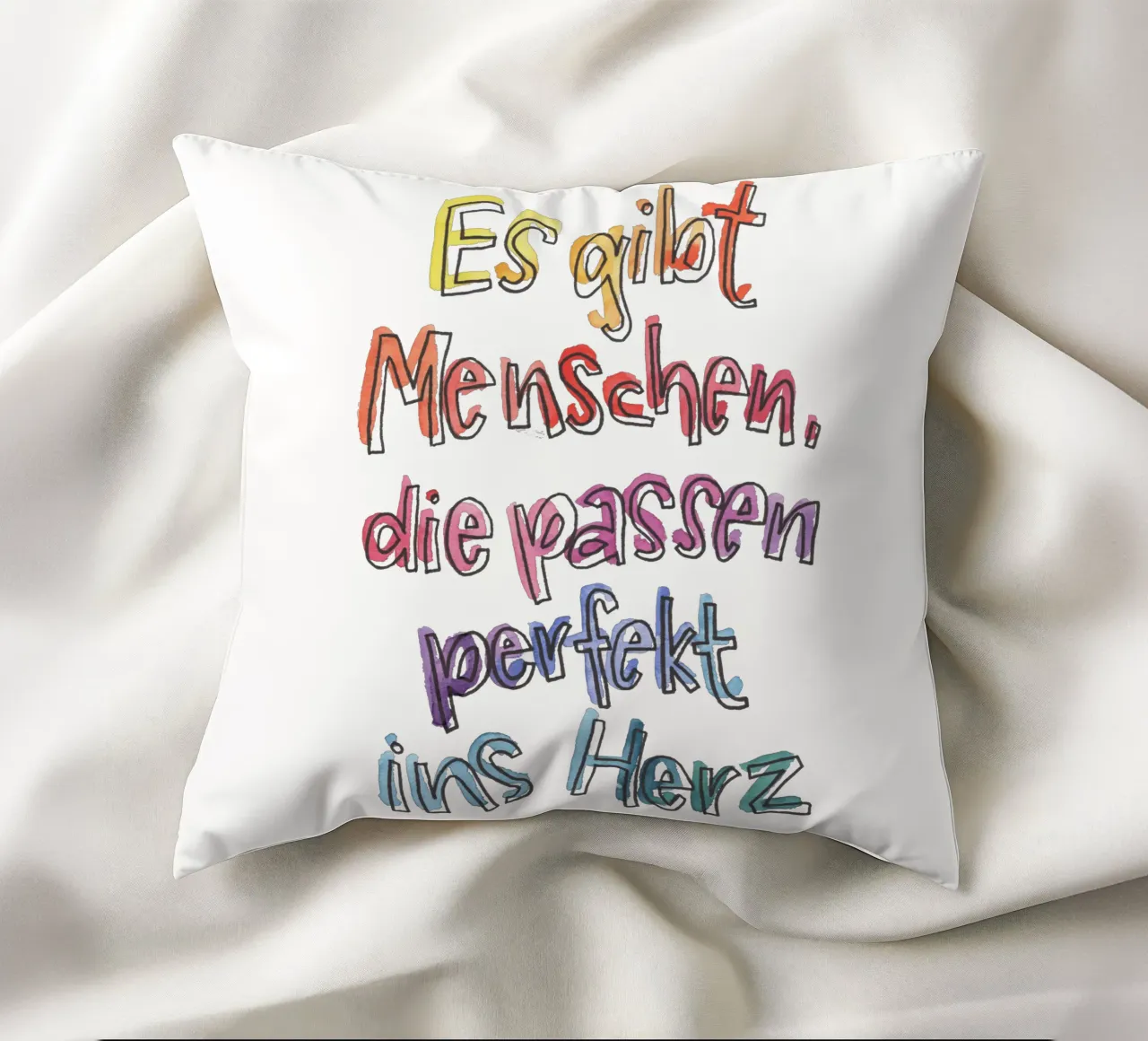 Perfekt ins Herz Regenbogen cuscino da Brushmeetspaper