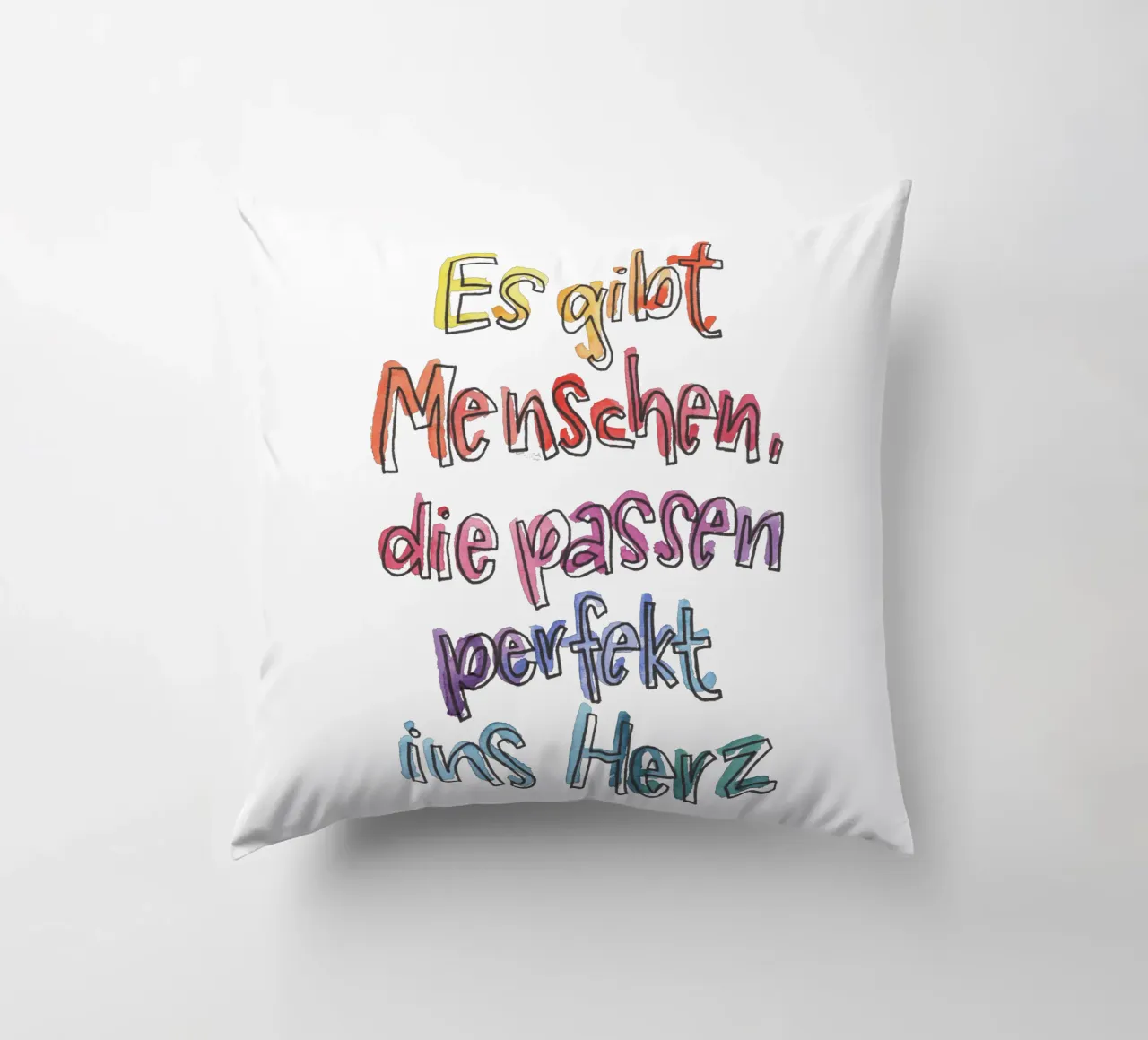 Perfekt ins Herz Regenbogen cuscino da Brushmeetspaper