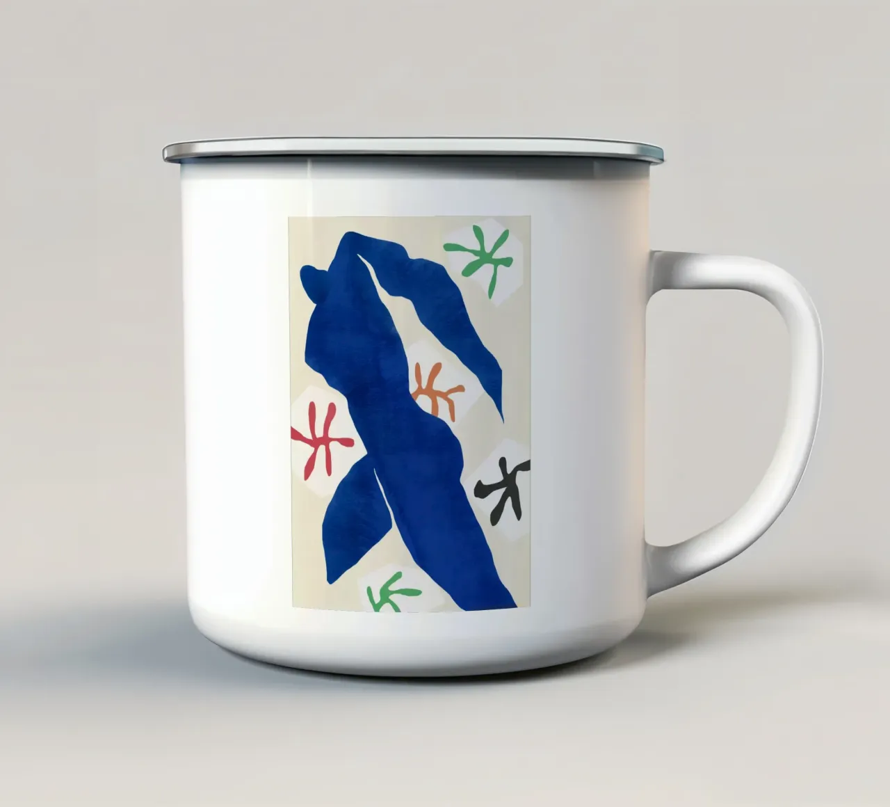Figura astratta ritagliata blu tazza in smalto da Little Dean
