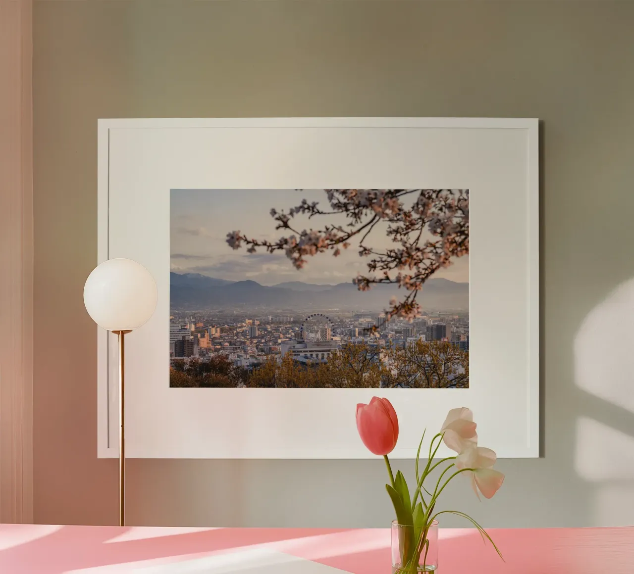 Vista sulla città dei ciliegi in fiore a Matsuyama, Giappone poster con telaio in plastica da Marcel Bisig