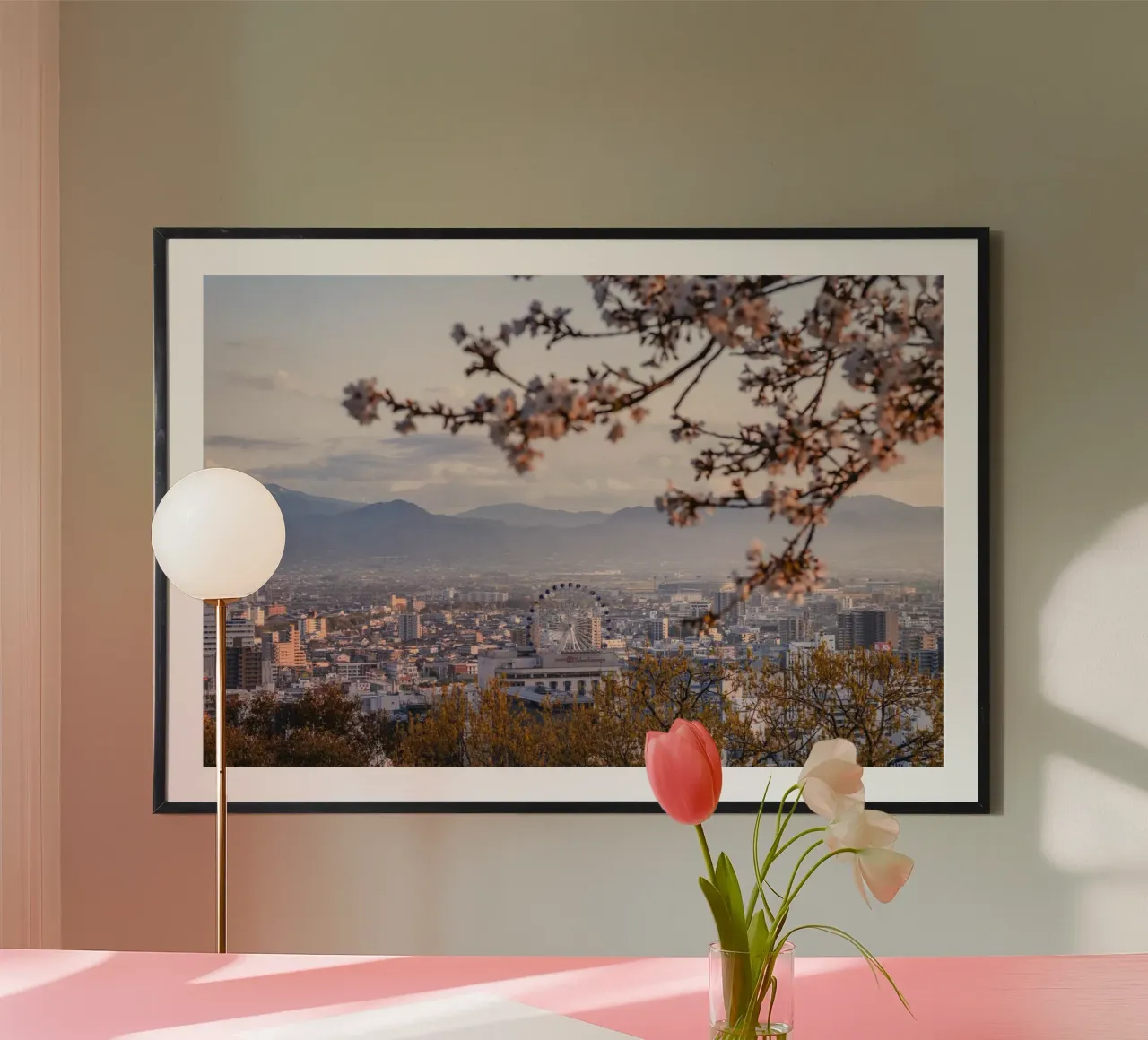 Vista sulla città dei ciliegi in fiore a Matsuyama, Giappone poster con telaio in plastica da Marcel Bisig