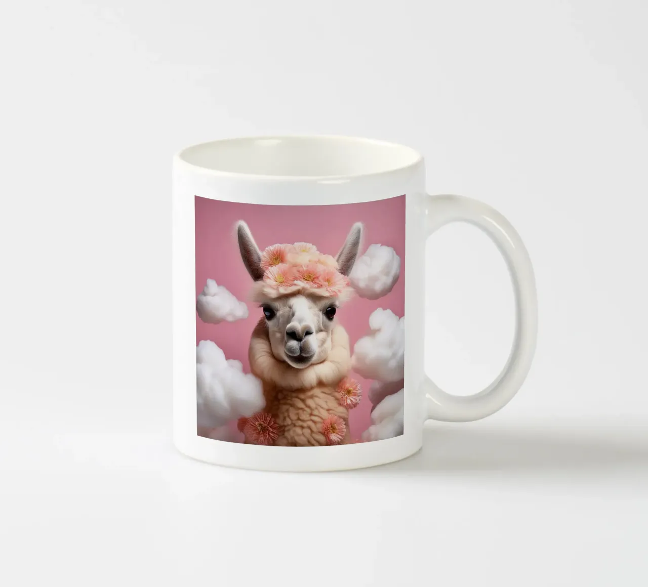 Lama con corona di fiori in un paesaggio nuvoloso da sogno - Boho Animal tazza in ceramica da FlexiDesignsByK