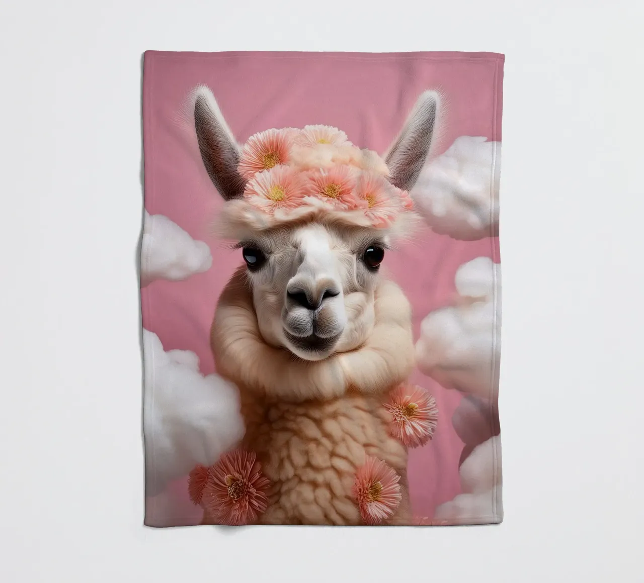 Blumengekröntes Lama in einer verträumten Wolkenlandschaft - Boho Animal Fleecedecke von FlexiDesignsByK