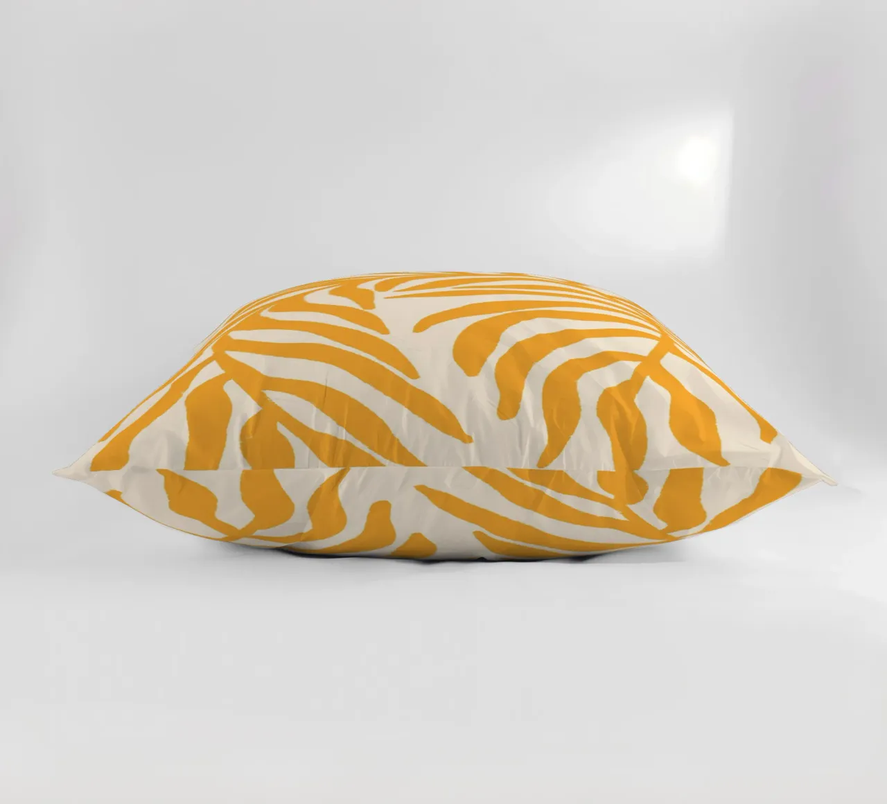 Silhouette jaune Branche texturée 1 coussin de Wackapacka