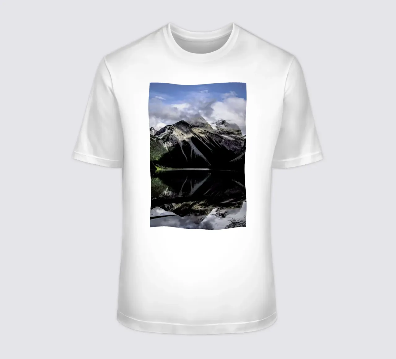 A Well-Deserved View @TristinBailey t-shirt da EyeEm Mobile GmbH