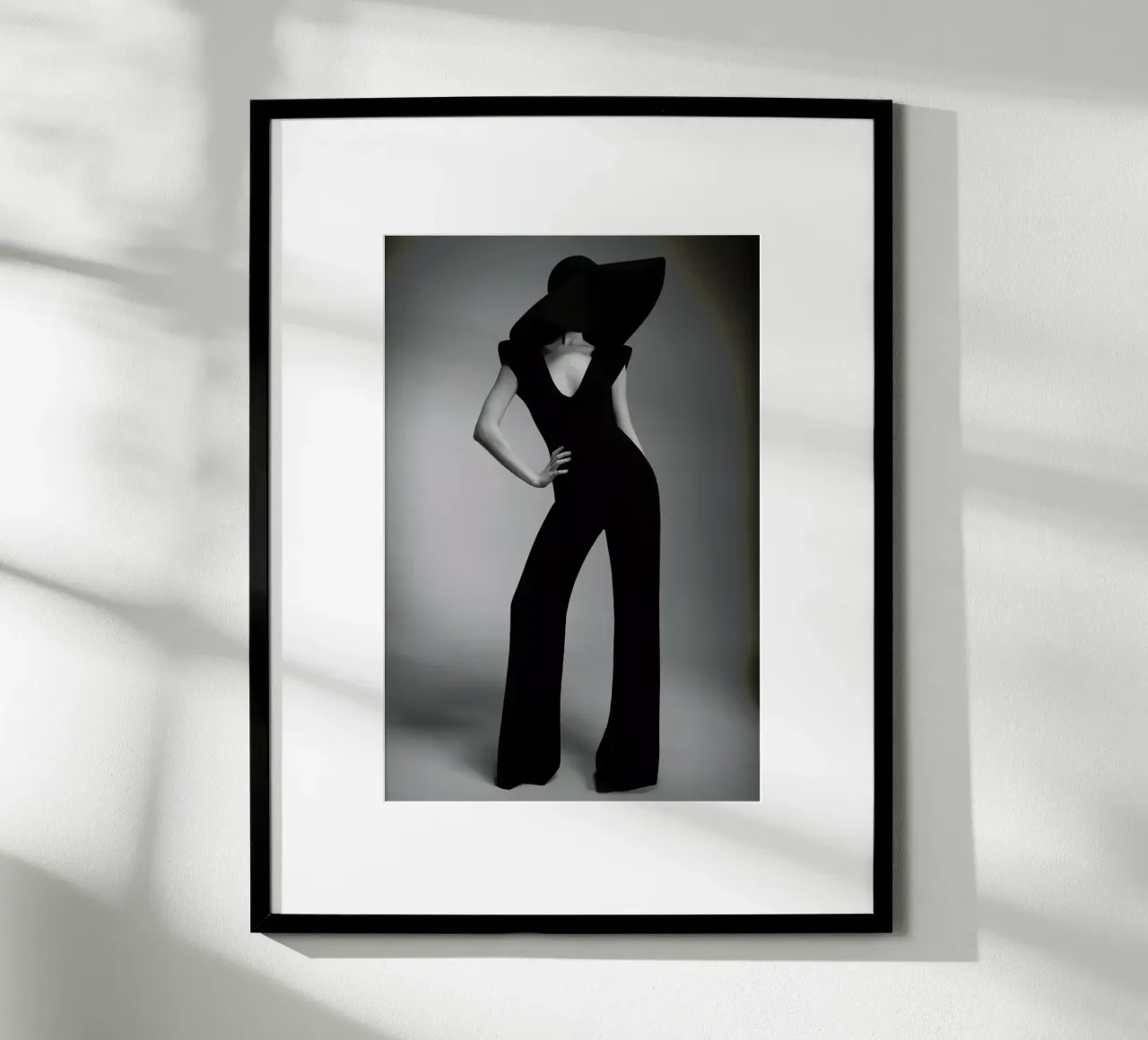 Silhouette poster con telaio in plastica da Runway Collective