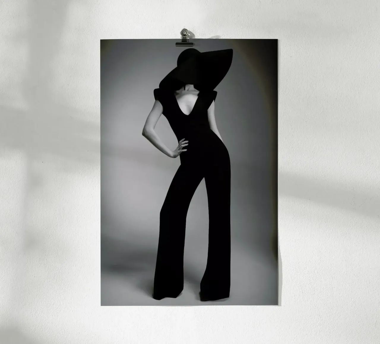 Silhouette poster con telaio in plastica da Runway Collective