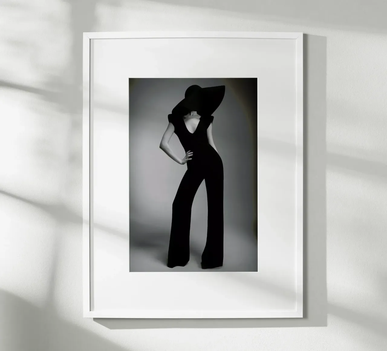 Silhouette poster con telaio in plastica da Runway Collective