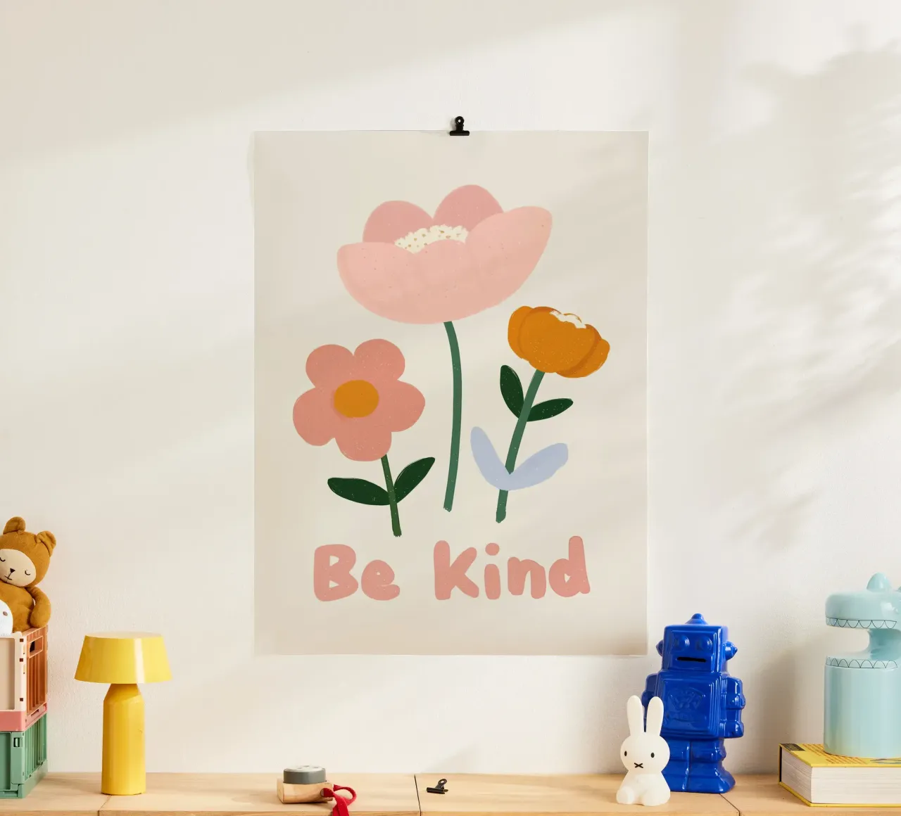 Essere gentili, poster floreale, arte murale per l'asilo nido, citazione positiva poster con telaio in plastica da Little Lola