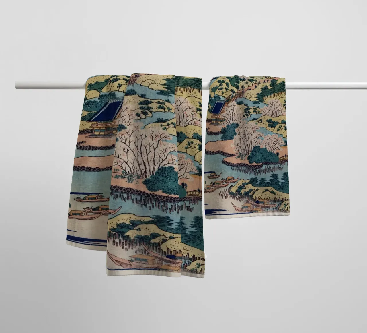 Hokusai Japanische Küstenlandschaft Traditioneller Druck Handtuch von NorwesClub