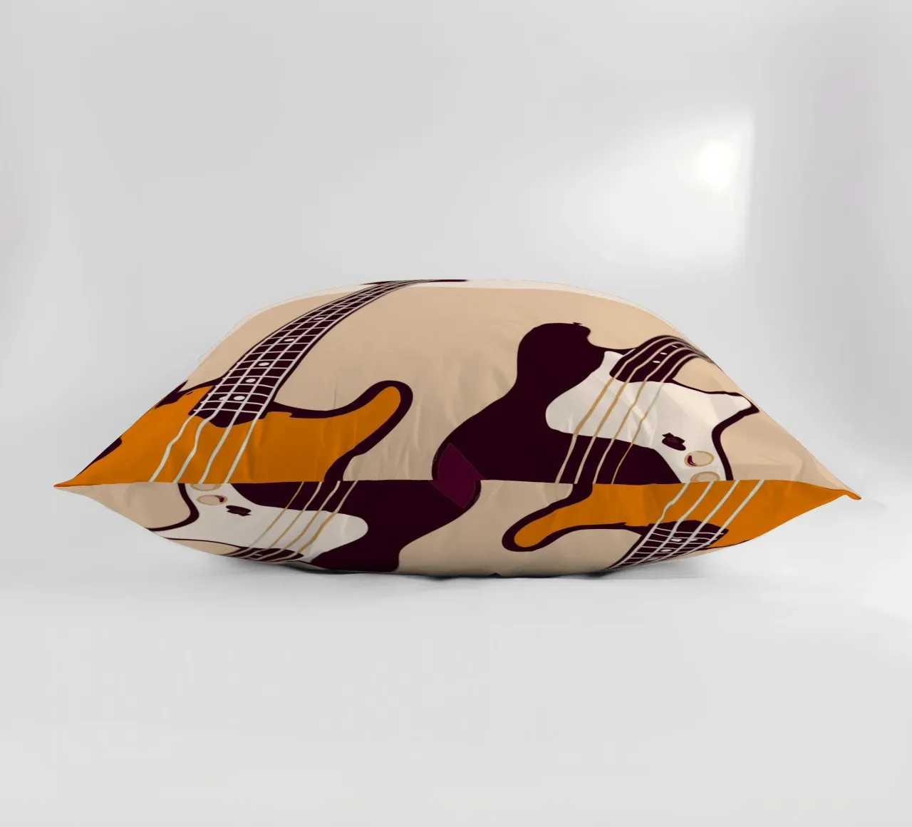Due chitarre cuscino da MUSIC EDITION