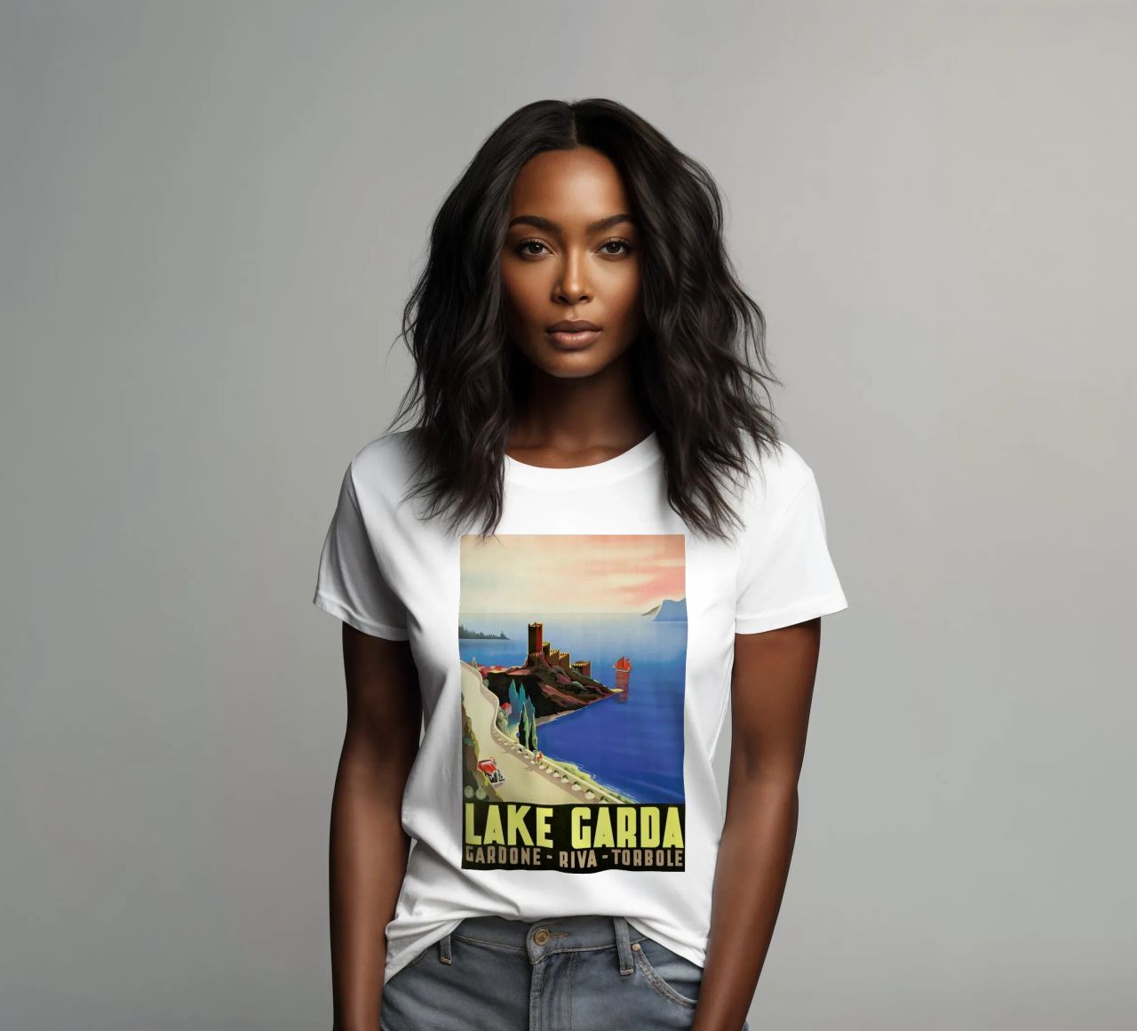 Lake Garda Frauen T-Shirt von ARTOTHEK