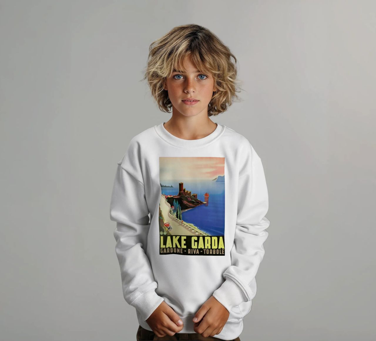 Lake Garda Kinder Sweatshirt von ARTOTHEK