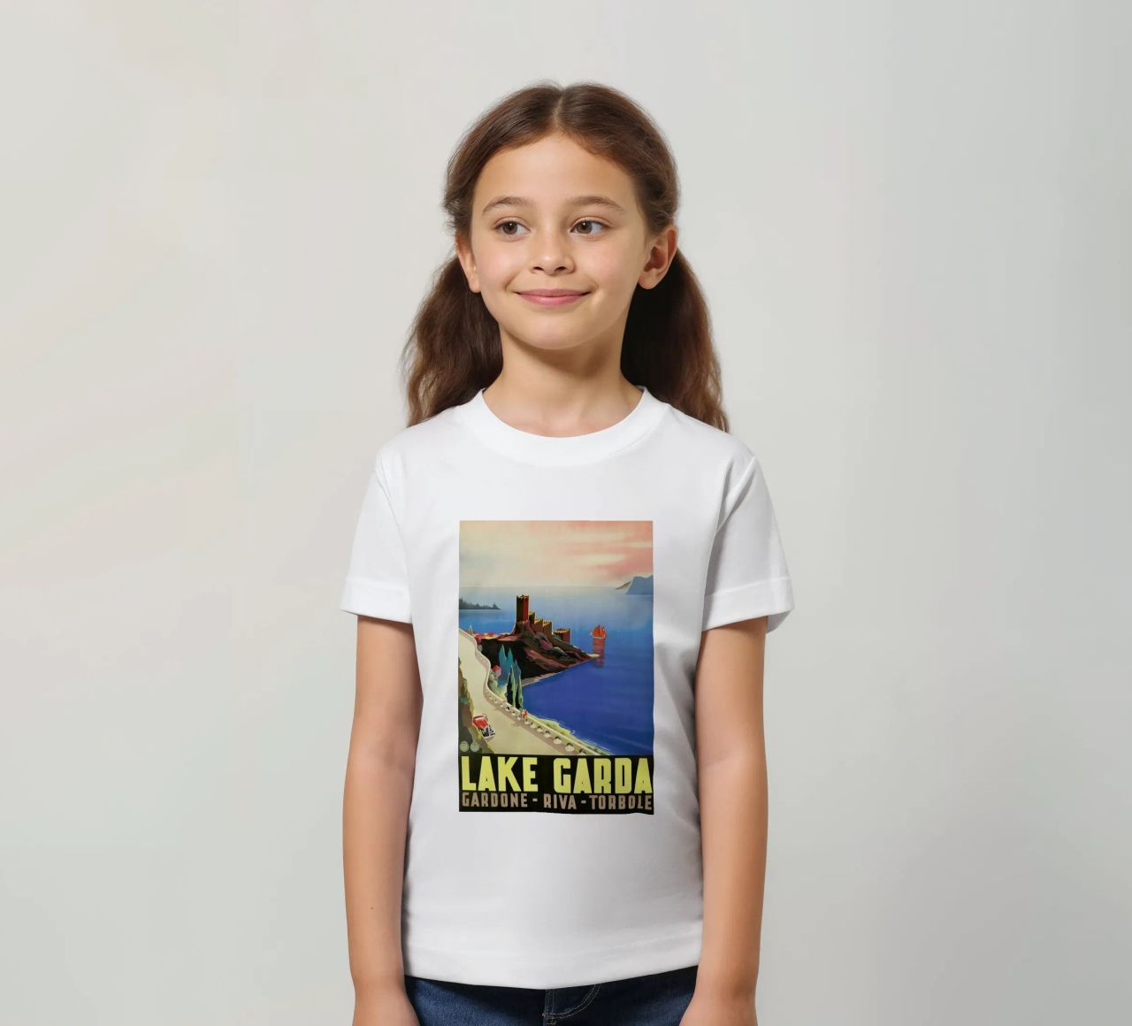 Lake Garda Kinder T-Shirt von ARTOTHEK