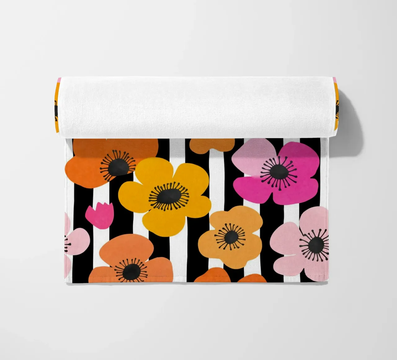 Midcentury Playful Botanical Bold Multicolor Retro Flowers telo mare da Andrea Haase Modern Home