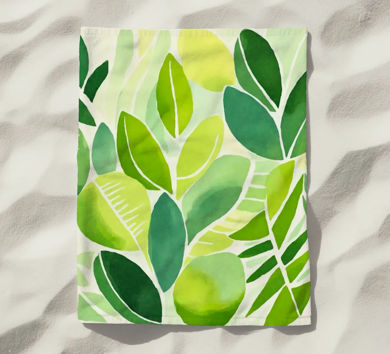 Fogliame verde lussureggiante di ispirazione matissiana telo mare da Andrea Haase Modern Home