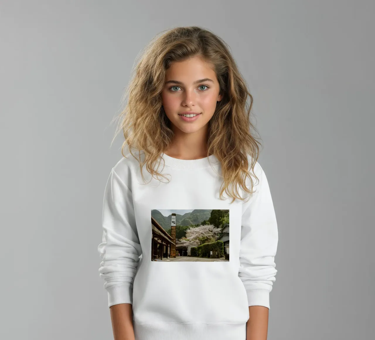 Okawachiyama-Kirschblüten - Kyushu, Japan Kinder Sweatshirt von Marcel Bisig
