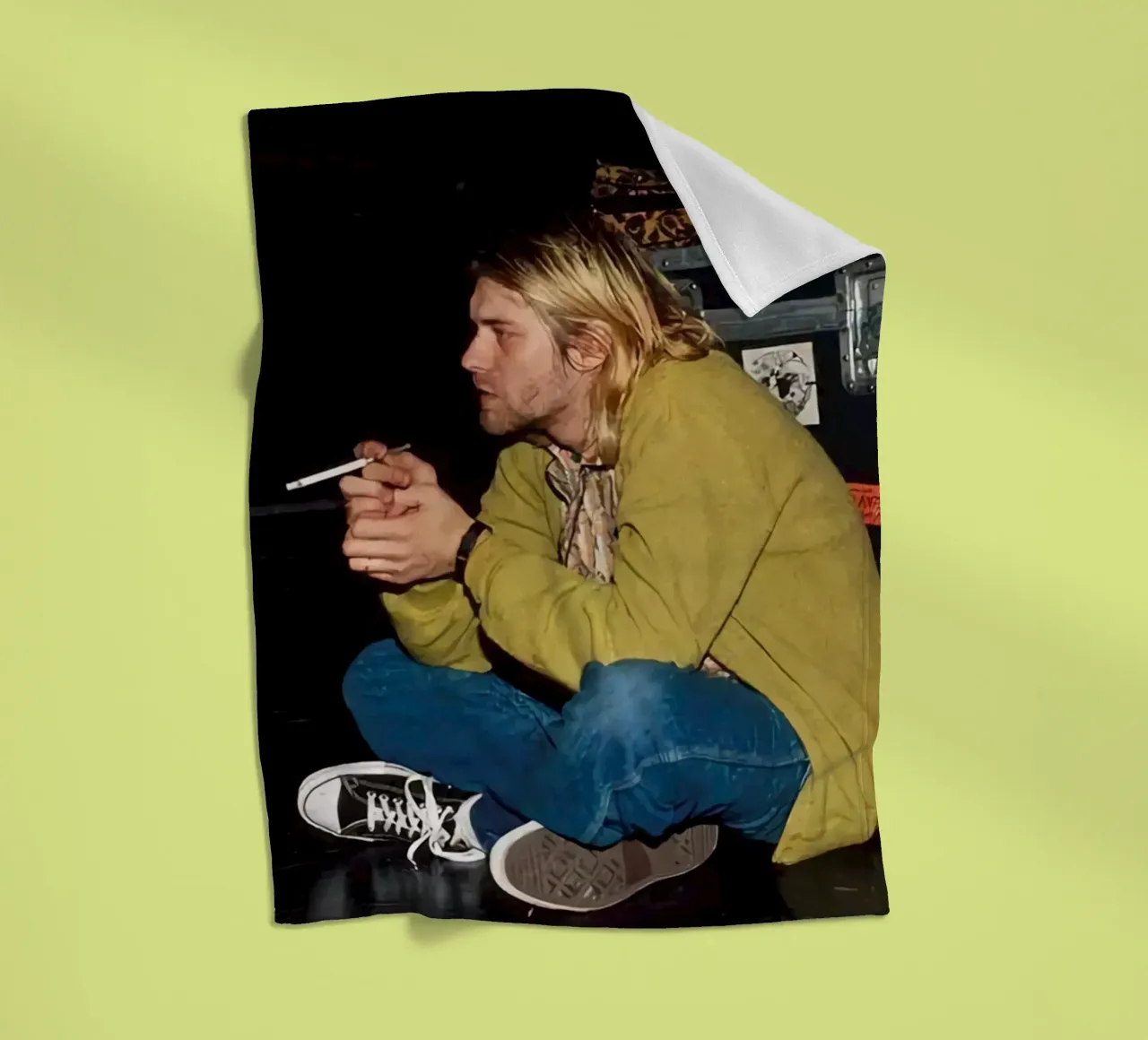 Kurt Cobain che fuma coperta in pile da HUMMERSONIC