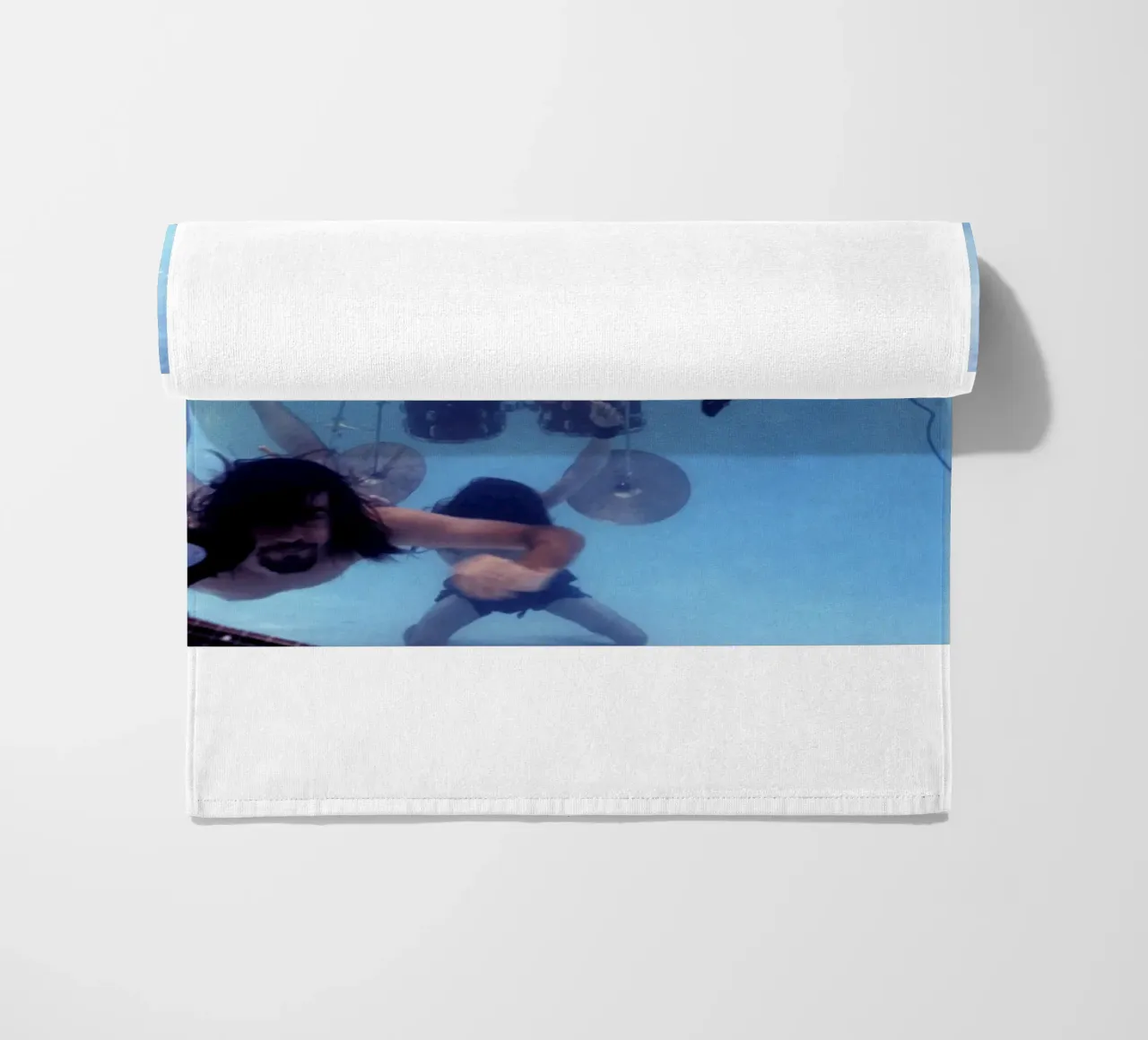 Nirvana sott'acqua telo mare da HUMMERSONIC