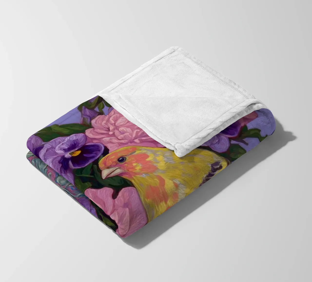 Viole in fiore con uccelli coperta in pile da Carinaprint
