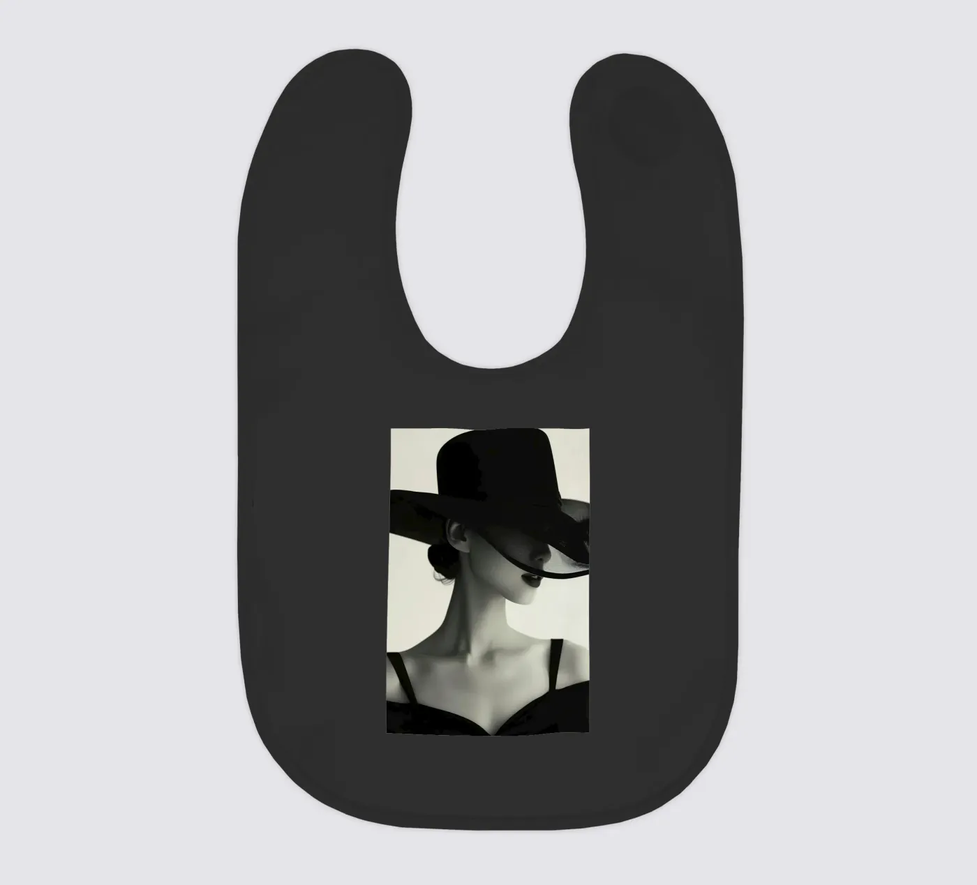 Donne e cappello nero bavaglino da Lorraine Mooore