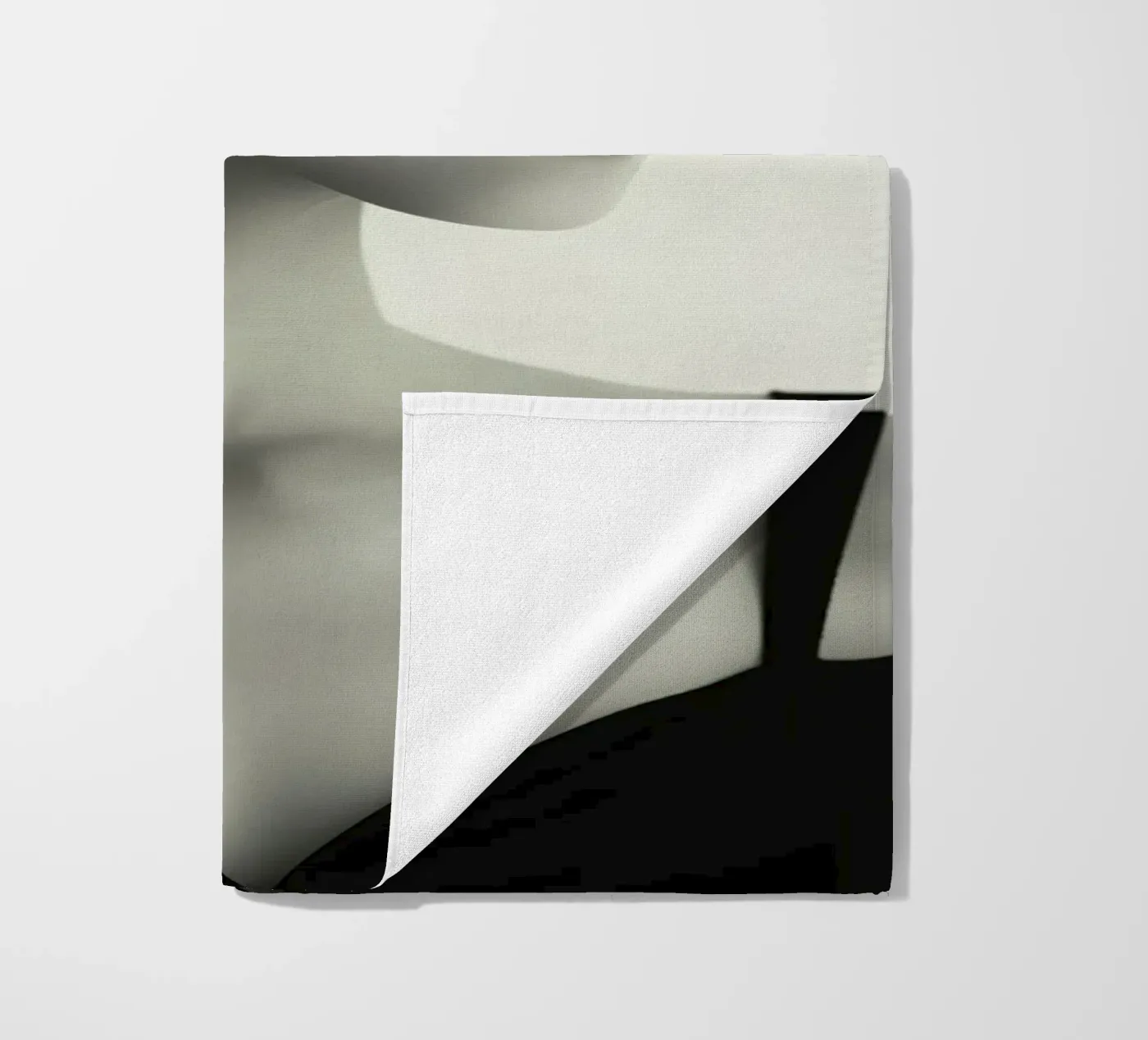 Donne e cappello nero telo mare da Lorraine Mooore