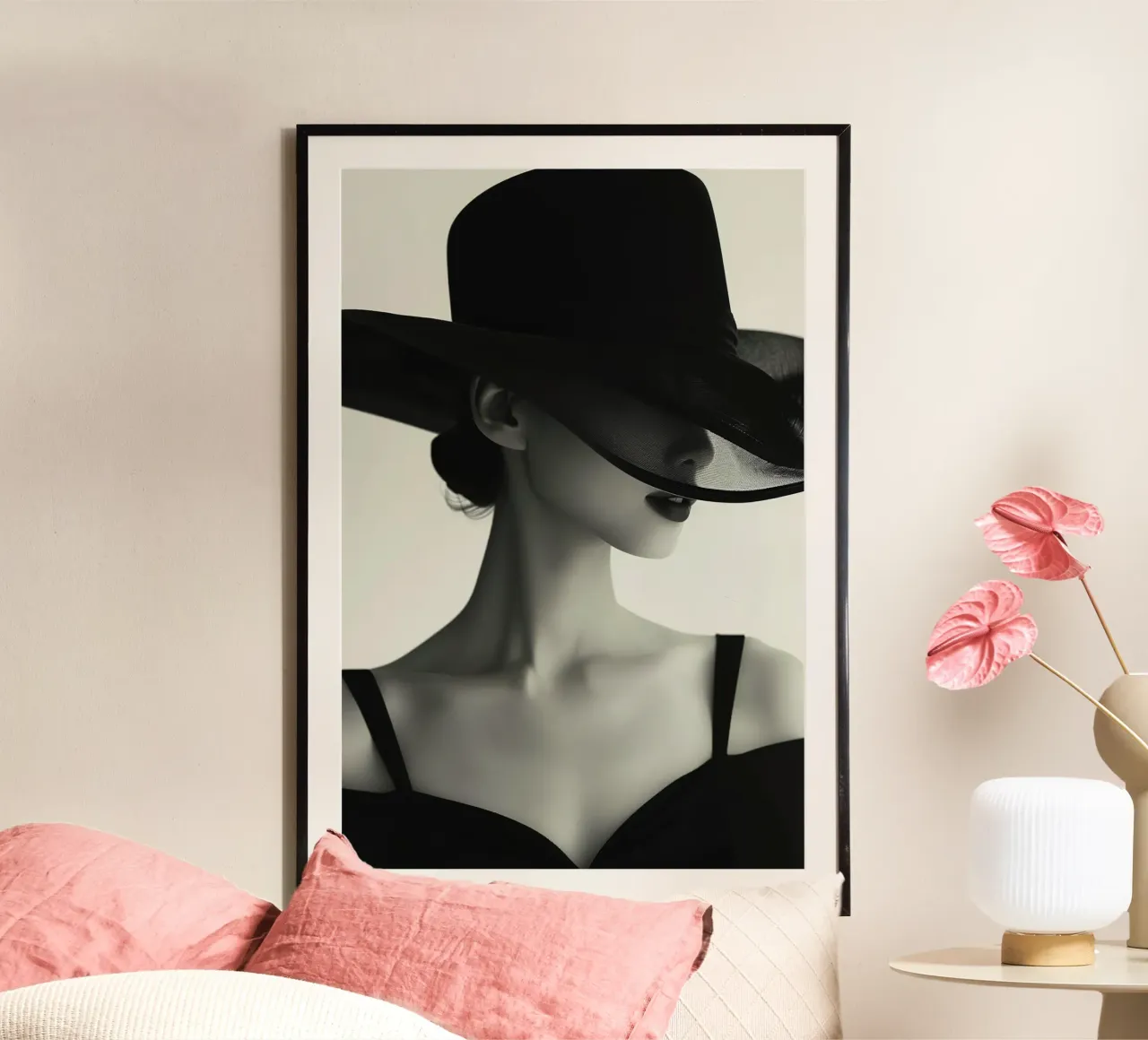Donne e cappello nero poster con telaio in alluminio da Lorraine Mooore