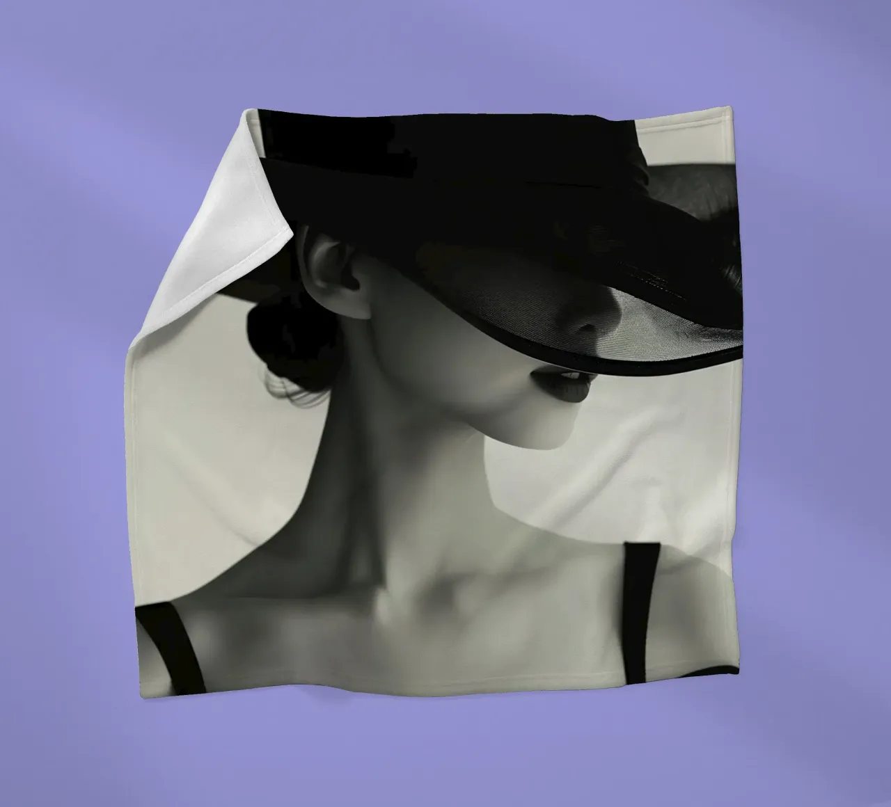 Donne e cappello nero coperta in pile da Lorraine Mooore