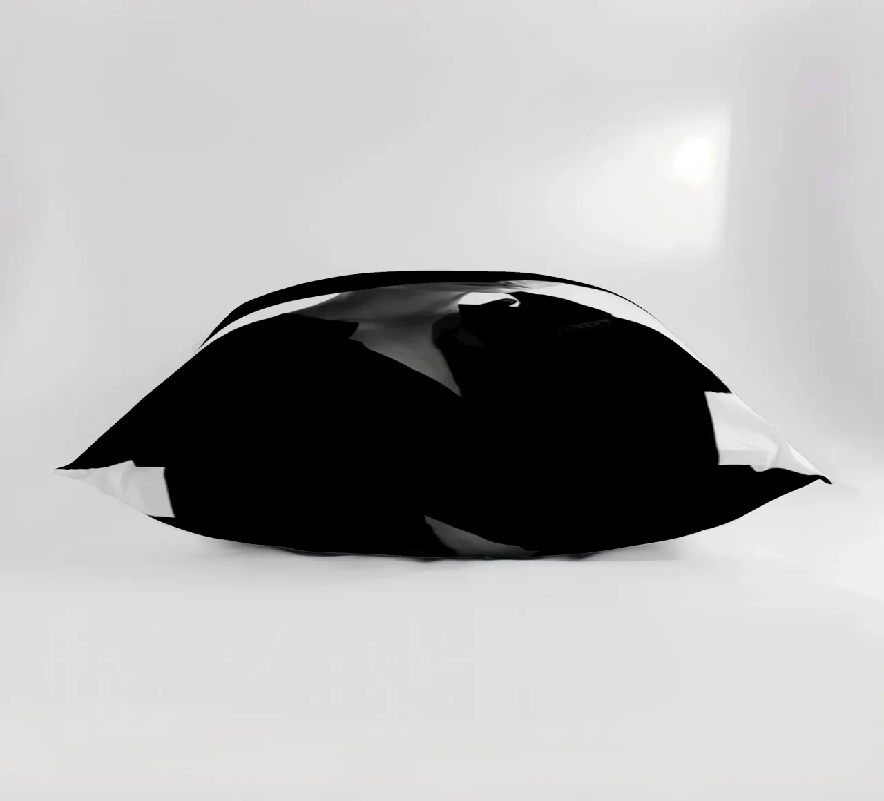 Donne in bianco e nero cuscino da Lorraine Mooore