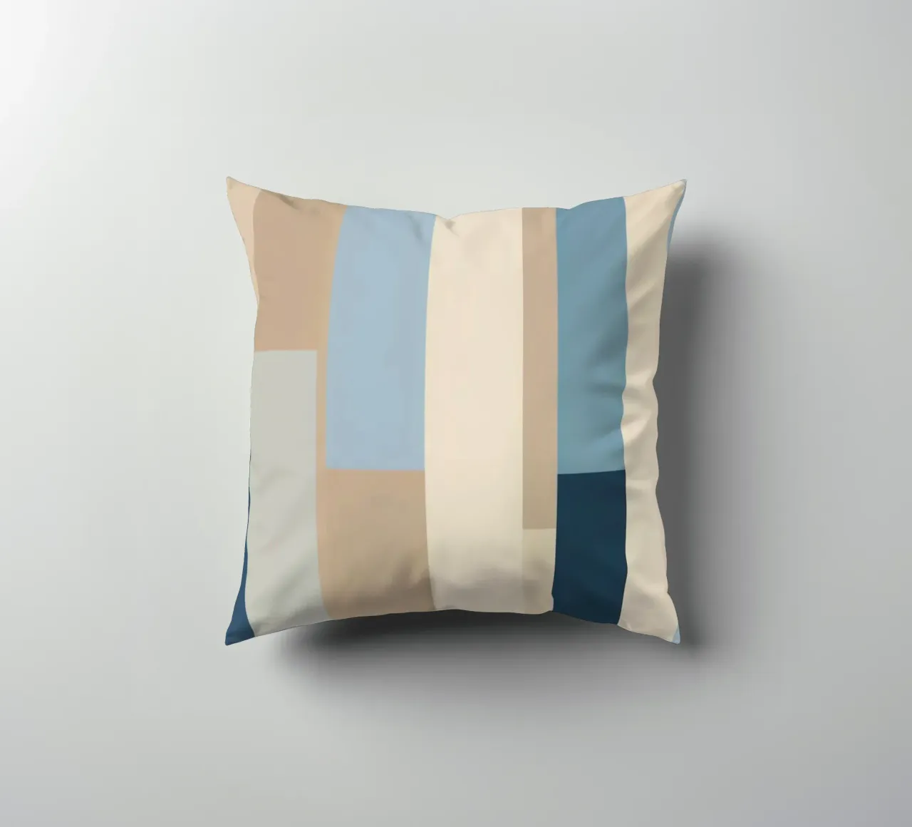 Strisce verticali astratte in varie tonalità di blu e beige cuscino da DesignDoodle