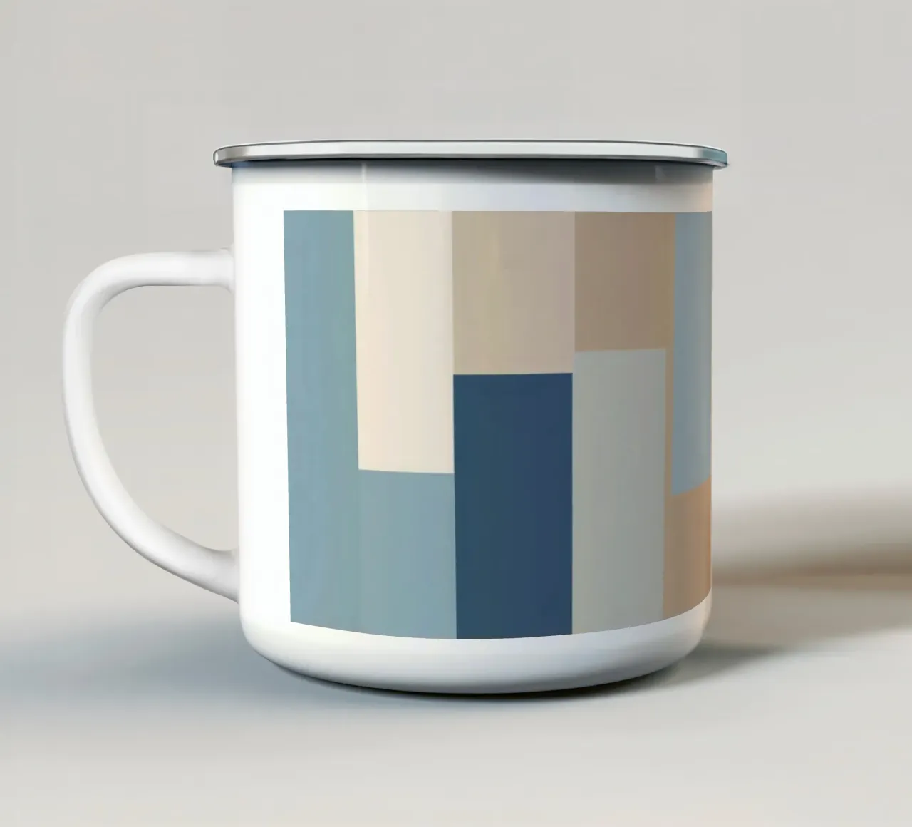 Strisce verticali astratte in varie tonalità di blu e beige tazza in smalto da DesignDoodle