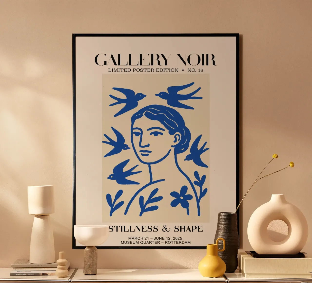 Gallery Noir No 18 poster con telaio in plastica da treechild