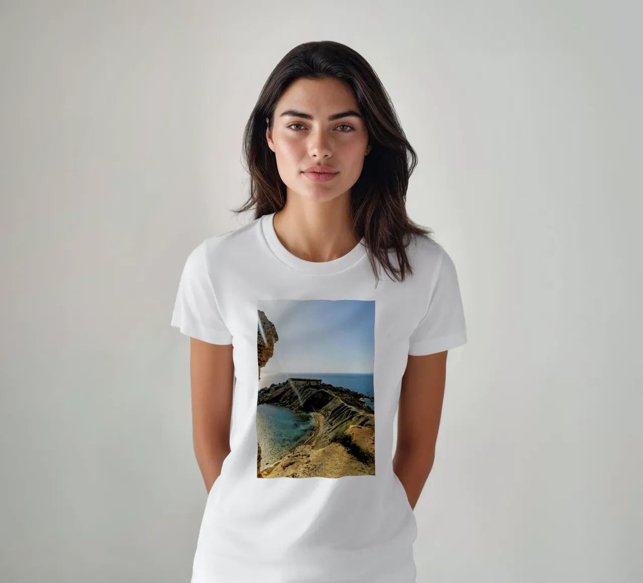 Magical Malta Vulcanic Mountain t-shirt da Curious Collections by Marielle Leenders