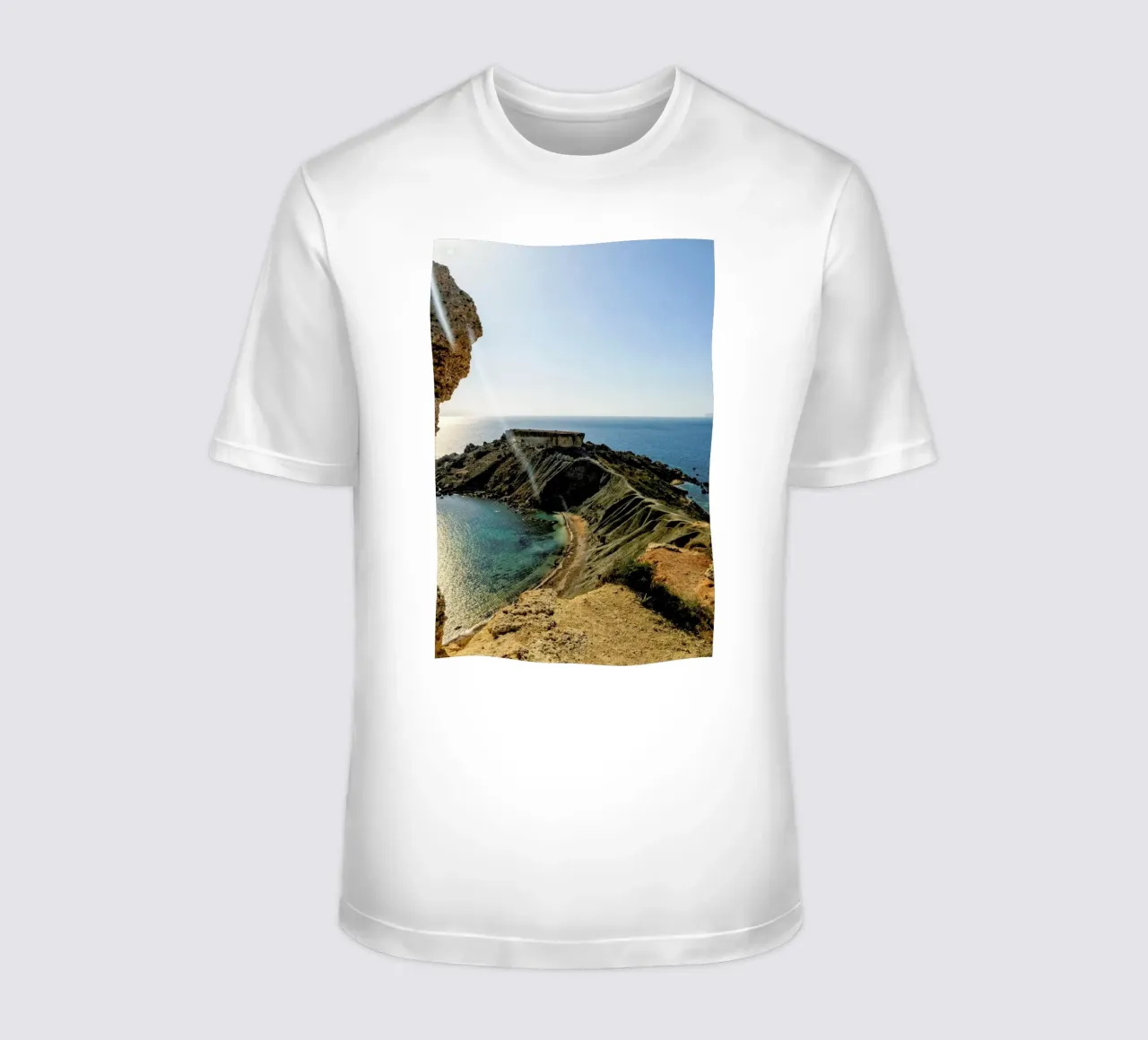 Magical Malta Vulcanic Mountain t-shirt da Curious Collections by Marielle Leenders