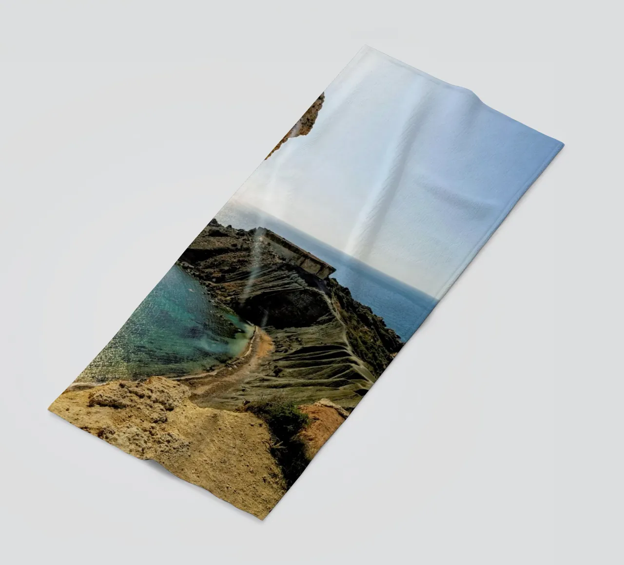 Magical Malta Vulcanic Mountain telo mare da Curious Collections by Marielle Leenders