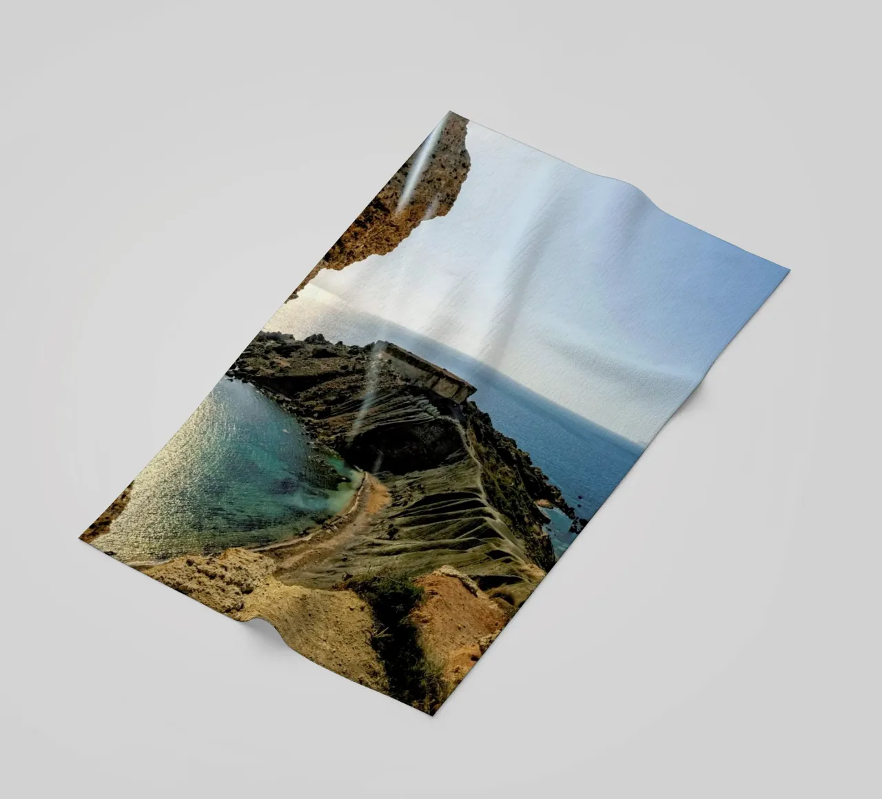 Magical Malta Vulcanic Mountain telo mare da Curious Collections by Marielle Leenders