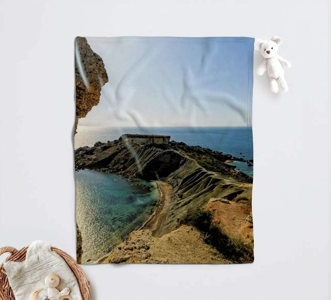 Magical Malta Vulcanic Mountain coperta in pile da Curious Collections by Marielle Leenders