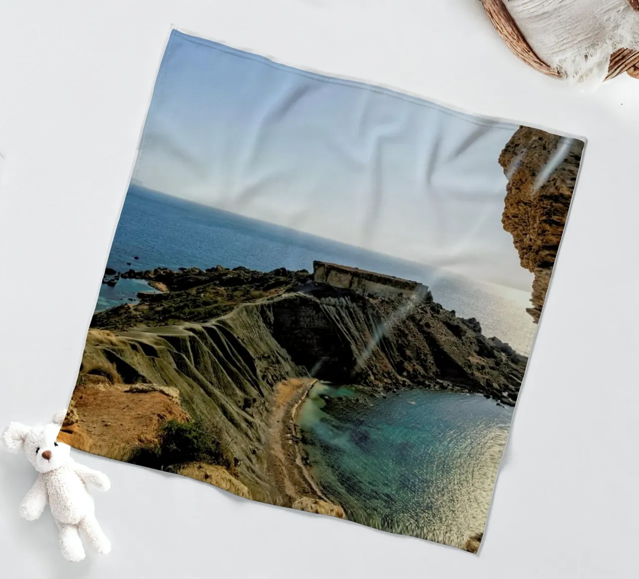 Magical Malta Vulcanic Mountain coperta in pile da Curious Collections by Marielle Leenders