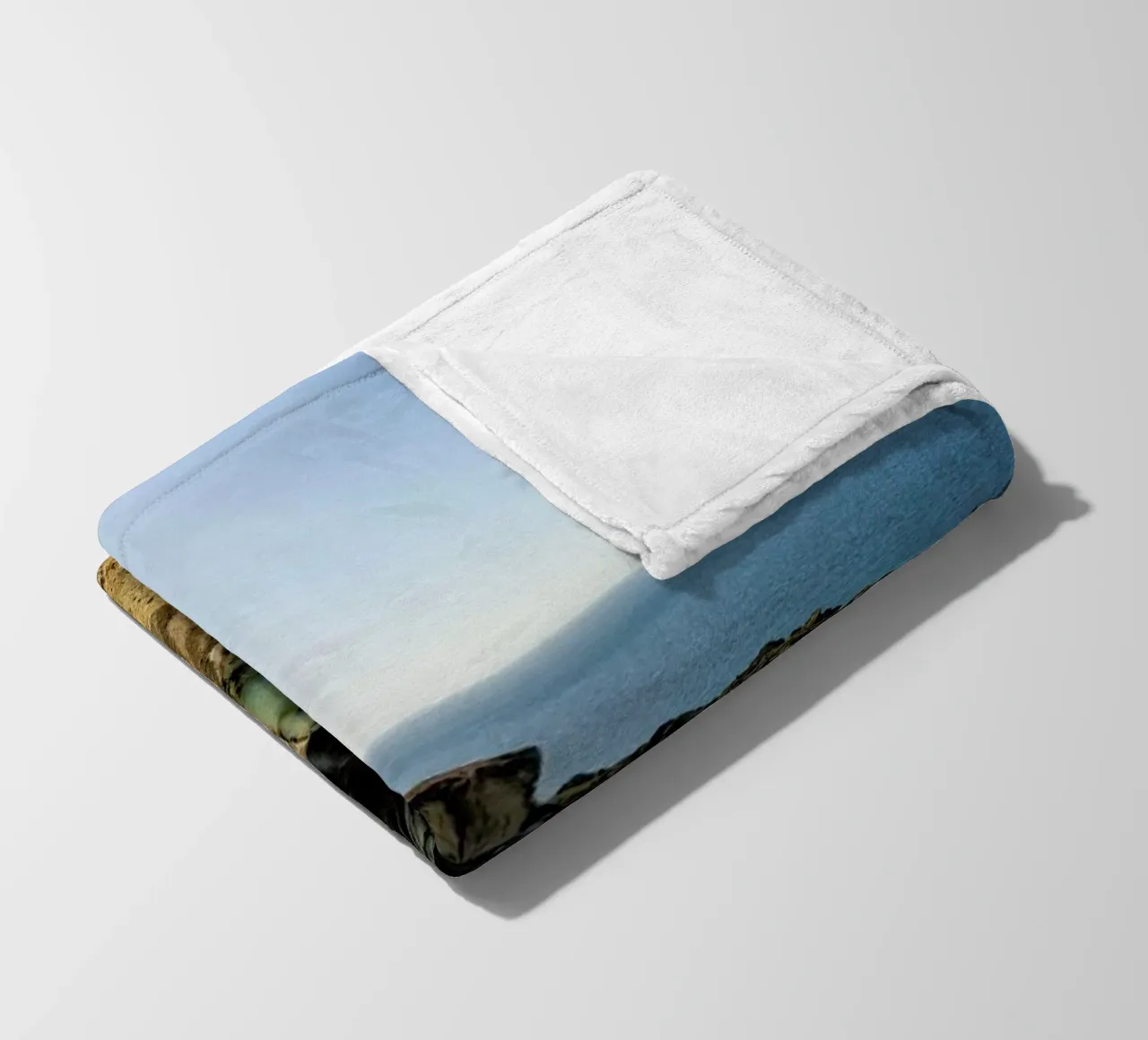 Magical Malta Vulcanic Mountain coperta in pile da Curious Collections by Marielle Leenders