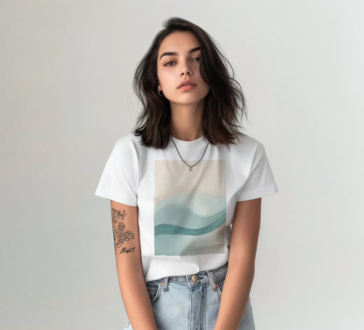 Morbide onde di colore si fondono armoniosamente in un disegno astratto. t-shirt da DesignDoodle